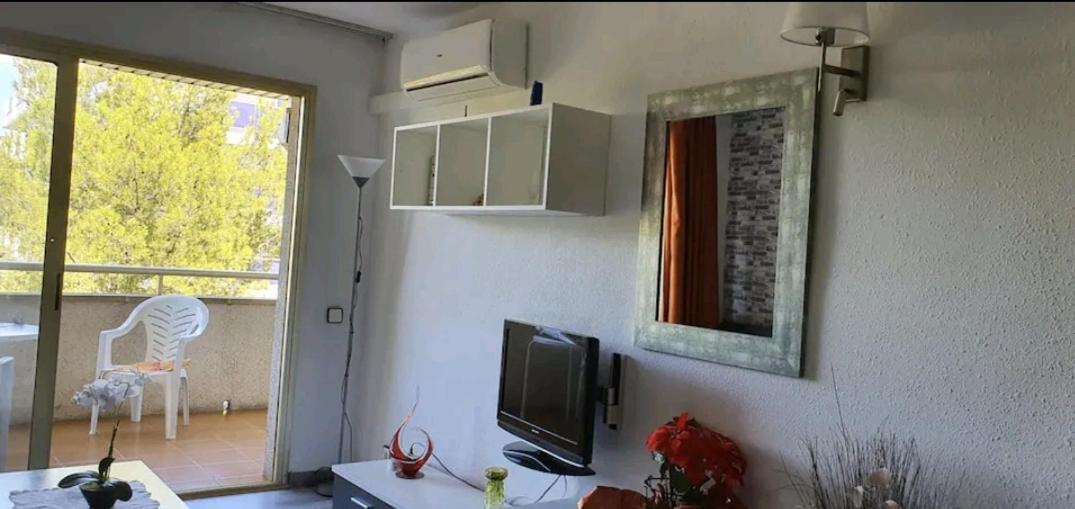 Bonito Apartamento Cerca De La Playa Салоу Екстериор снимка