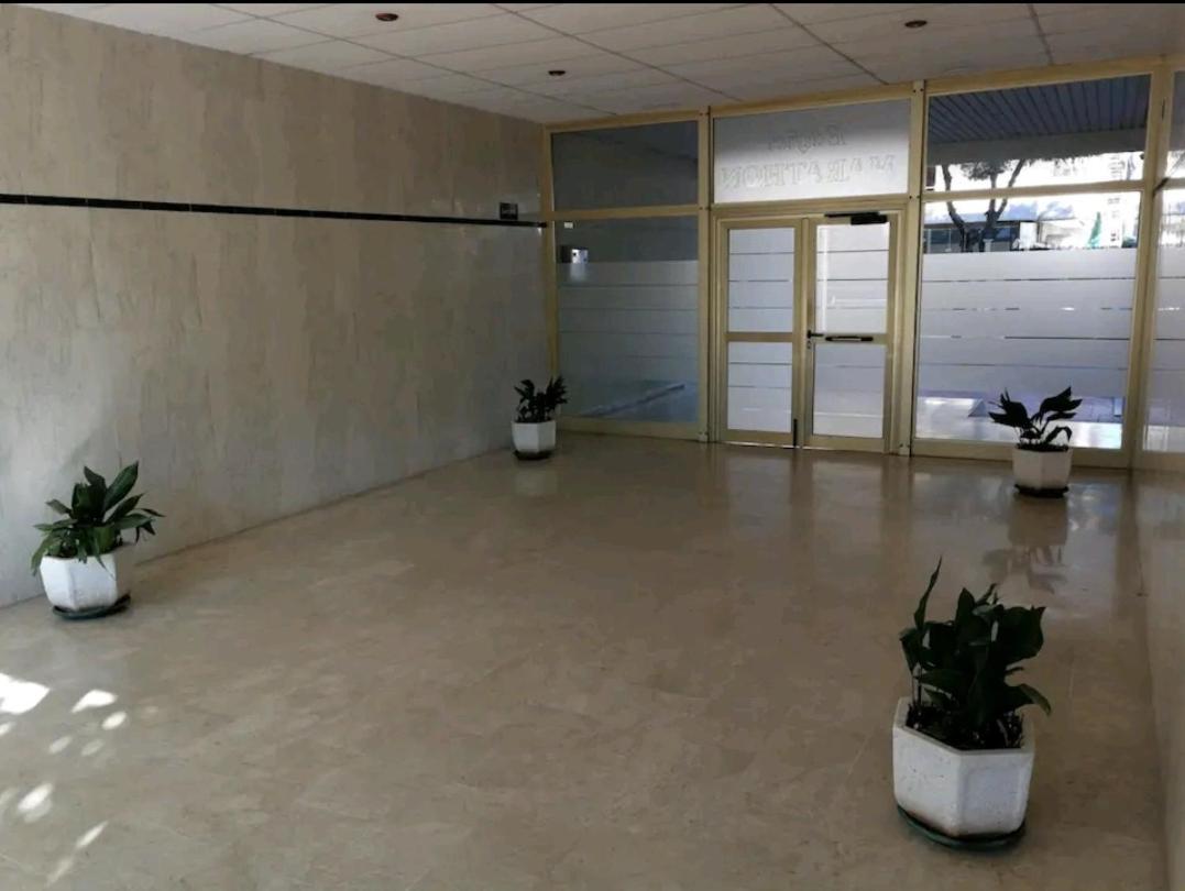 Bonito Apartamento Cerca De La Playa Салоу Екстериор снимка