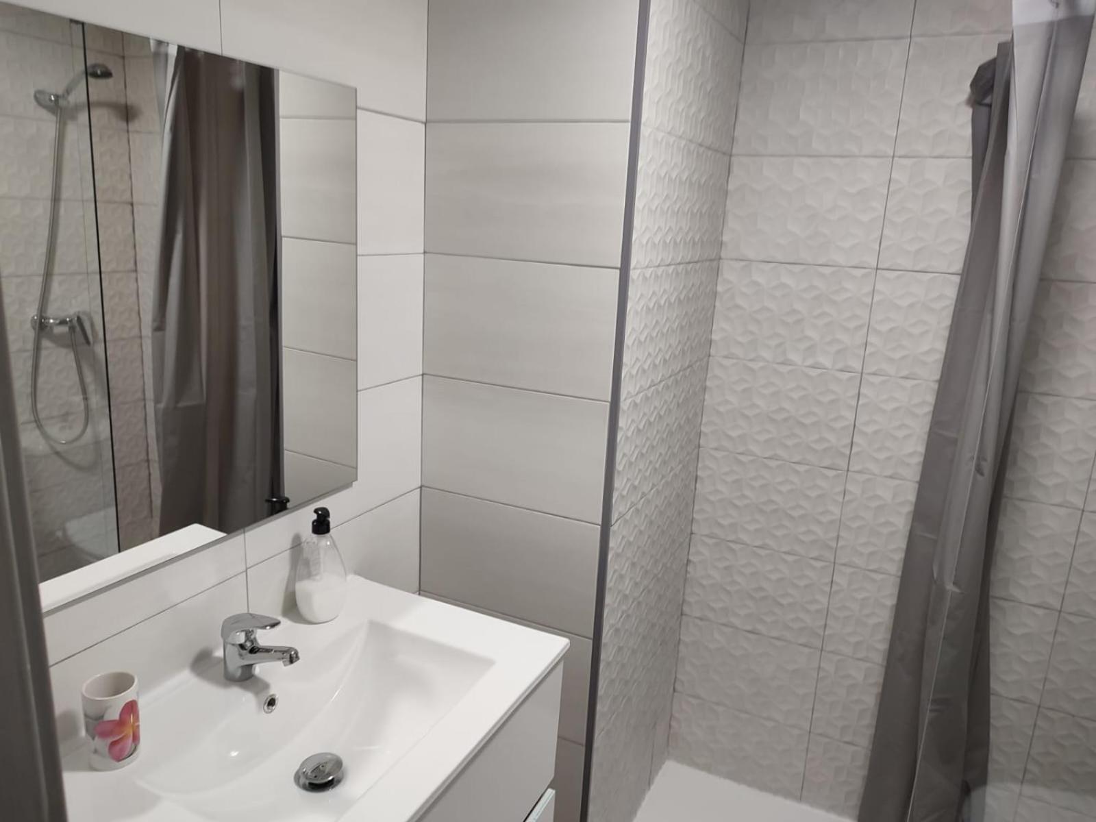 Bonito Apartamento Cerca De La Playa Салоу Екстериор снимка